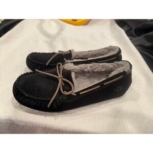Men’s Ugg’s Olsen slippers/moccasins